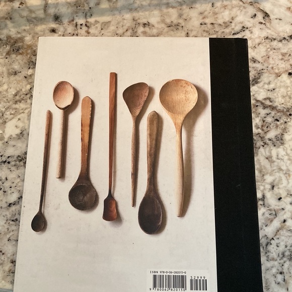 𝅺JOANNA Gaines Magnolia Table Cookbook - Picture 2 of 8